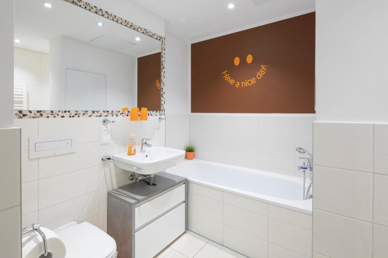 Mein Appartement Huerth Koeln Esterno foto